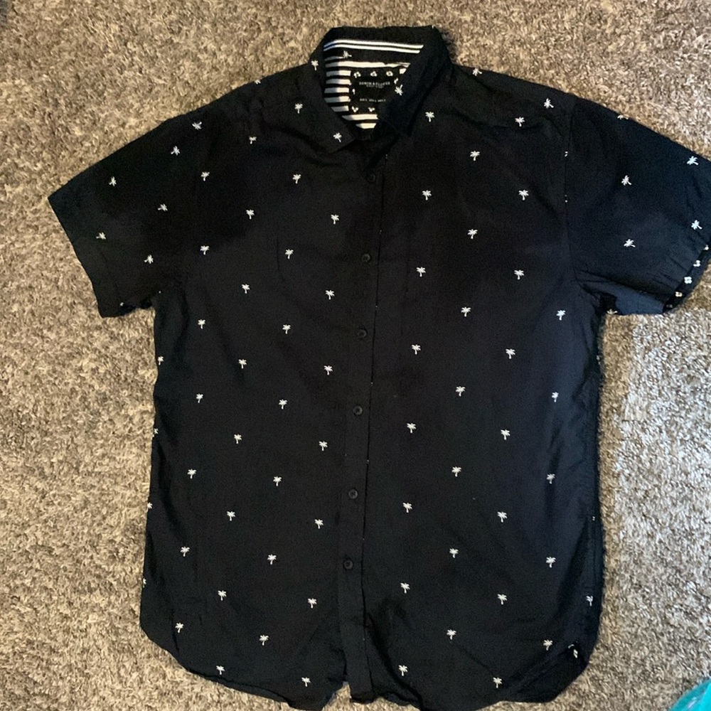 Men’s small button down shirt with small palm trees